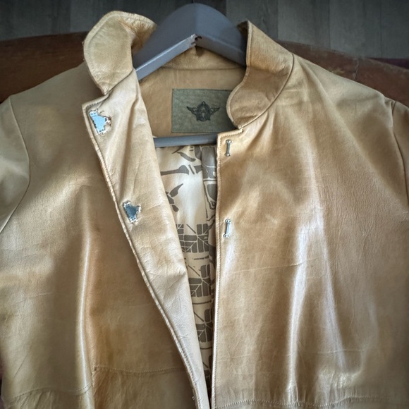Fine Leather Jacket in Pristine Condition - Picture 7 of 8